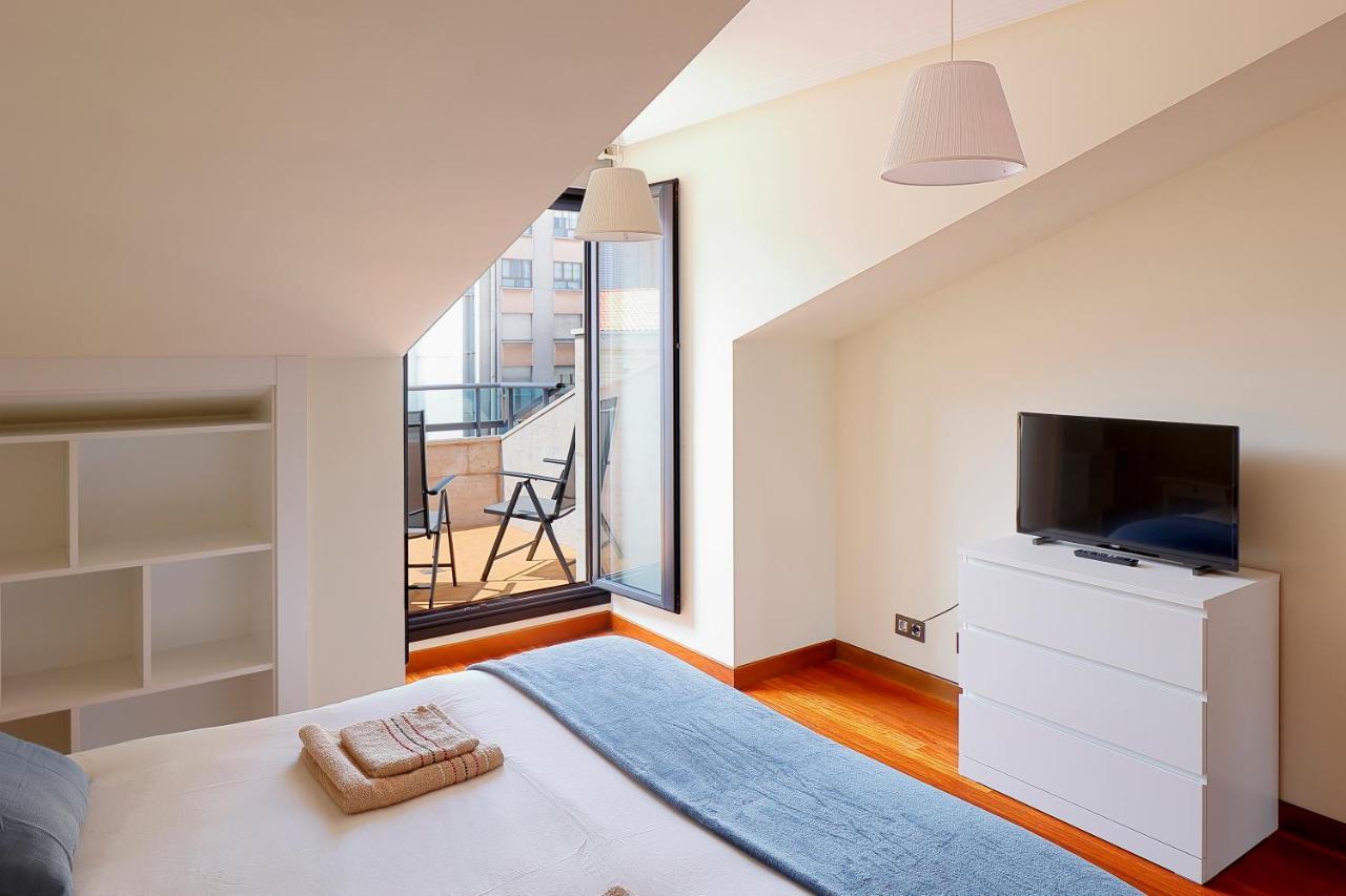 Atico Con Terraza, Vistas Al Mar Y Parking En Playa De S Lorenzo Gijon Exterior photo